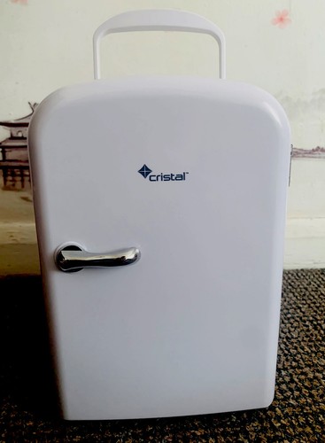 Mini beauty fridge - mini,