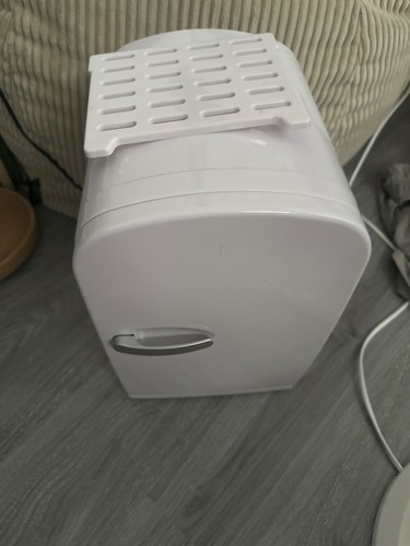 Mini fridge - mini,
