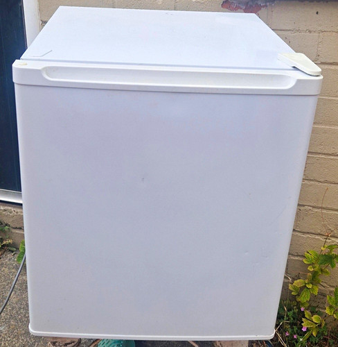 White tabletop mini fridge - white,